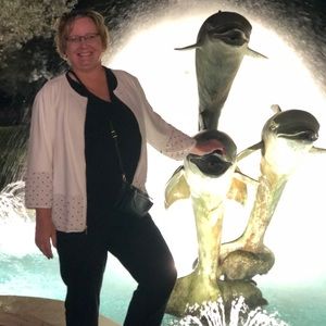 Meet your Posher, Angela